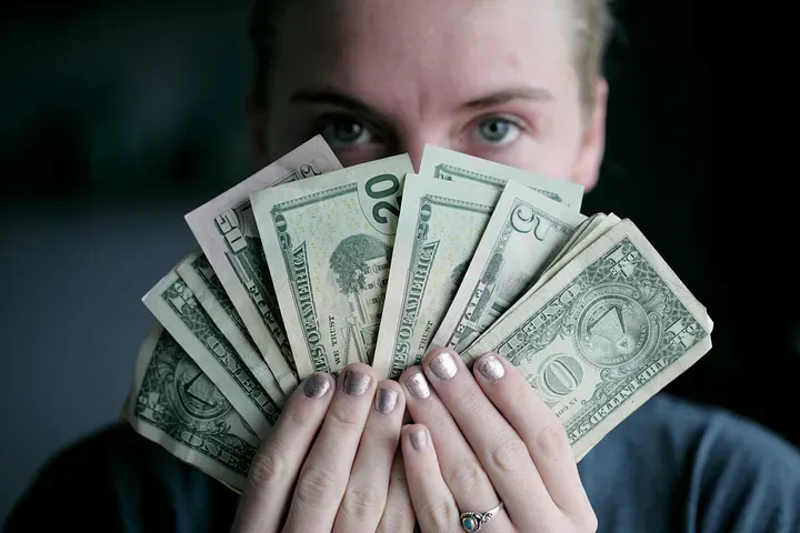 What Can a YouTuber with 100K Subscribers Realistically Earn?